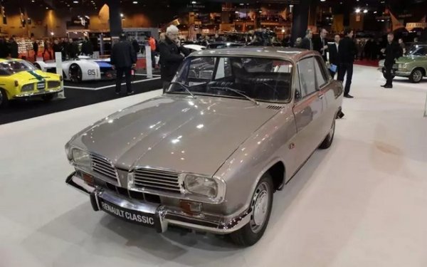 Именно на базата на последния, дори преди пускането на R 16,  през 1963 г. е проектиран прототип 115 - купе с прибиращ се покрив (купе-кабриолет). Каросерията му почти няма общи части със седана. Следователно разходите за производство на автомобил се оказват твърде високи за пазарна ниша. 